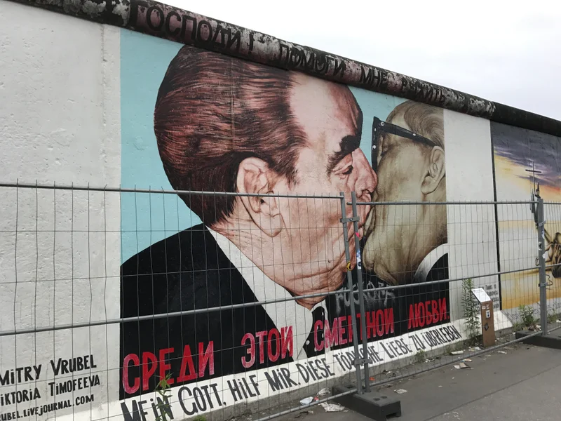 Berlin Wall - gallery image 7