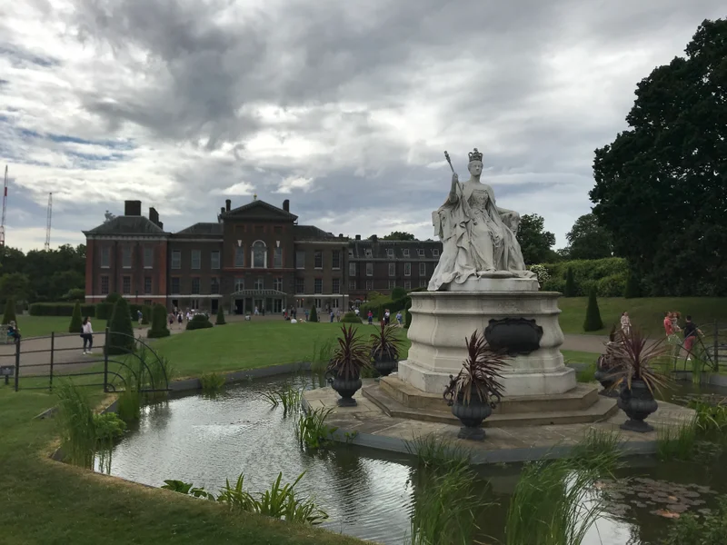 London - gallery image 4