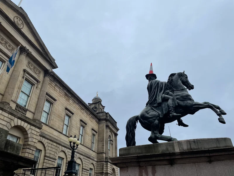 Edinburgh - gallery image 1