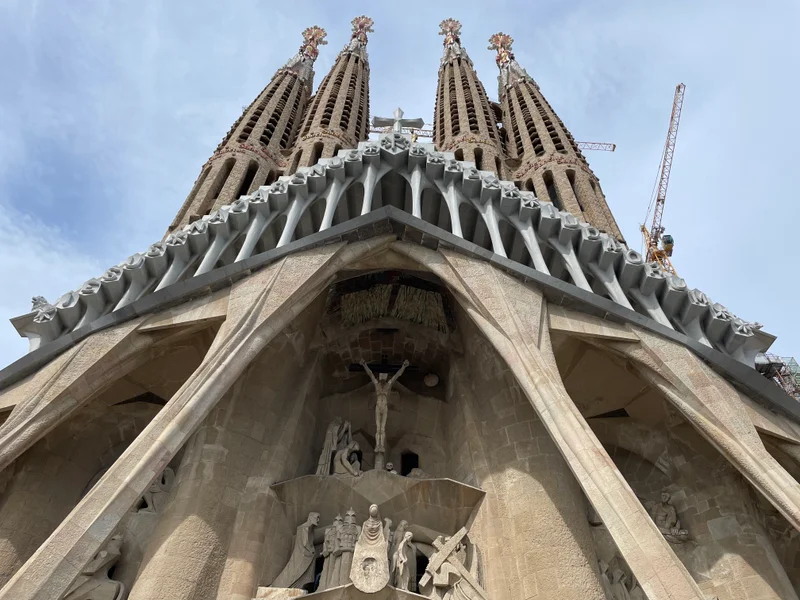 La Sagrada Familia - feature image