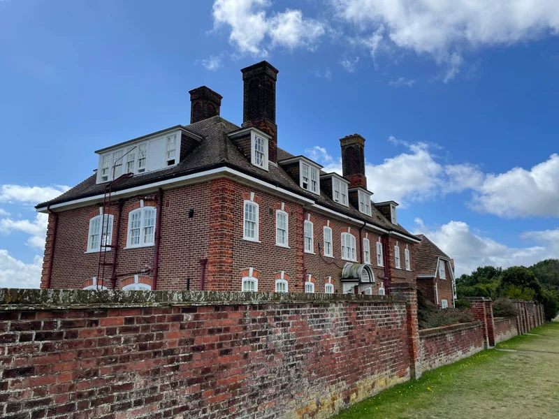 Deal & Sandwich - gallery image 1