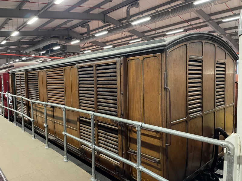 Retro TfL - gallery image 3